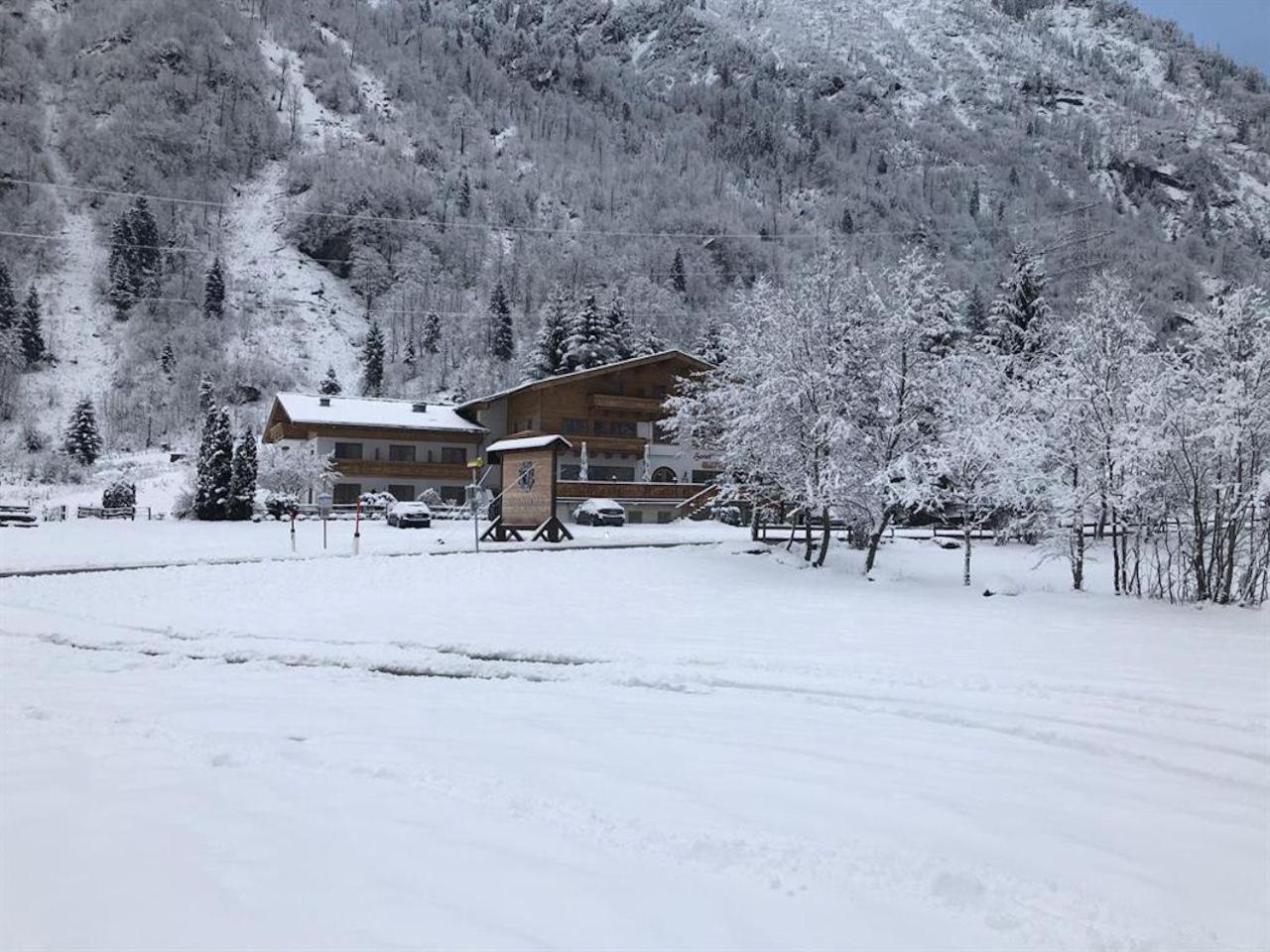 Hotel Künstleralm Kaprun Exterior foto